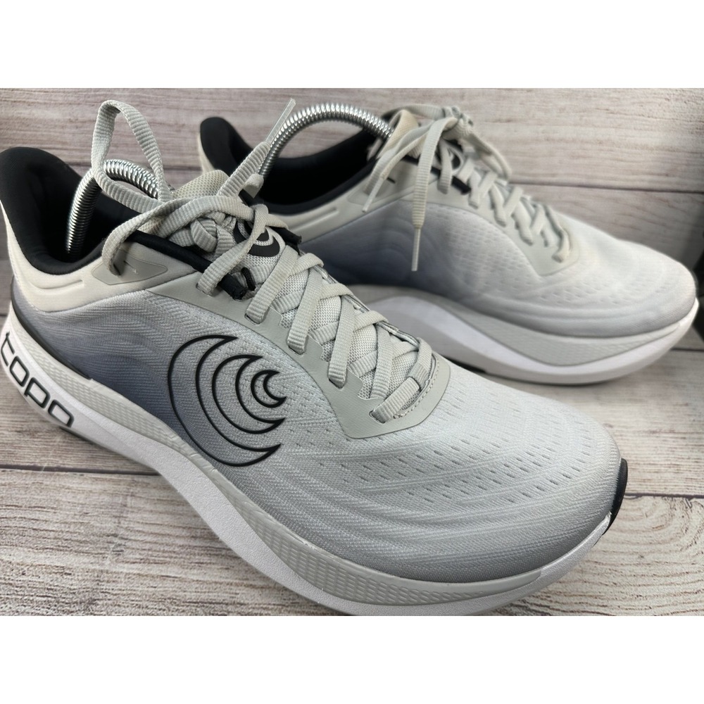 Topo Athletic Men's Aura Gray Charcoal Low Top Lace Up Running Shoes Size 10.5
